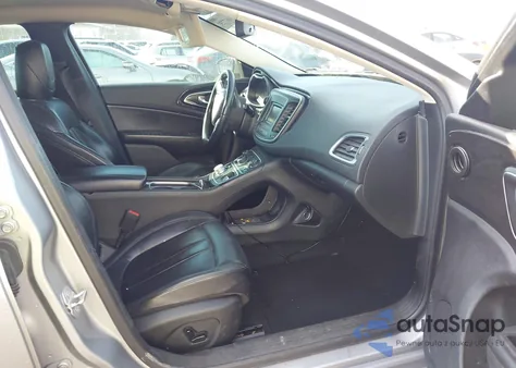 2015 Chrysler 200 C z USA, uszkodzony, nr VIN 1C3CCCCB8FN618900